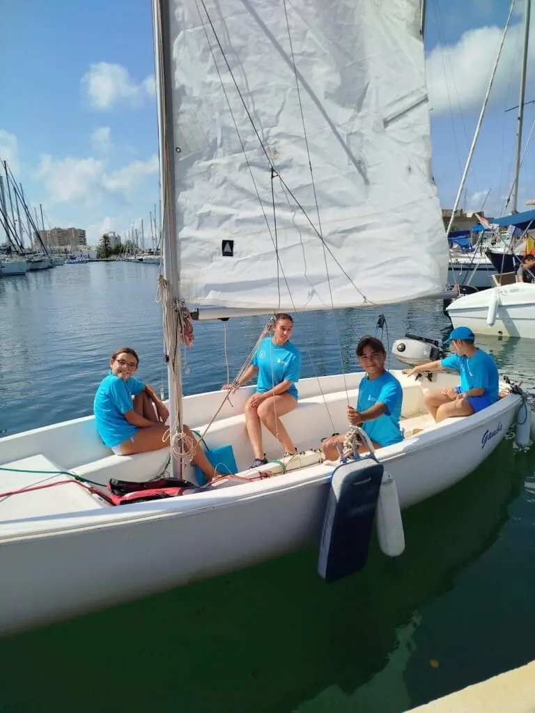 David's Sailing School, embarcaciones de la escuela