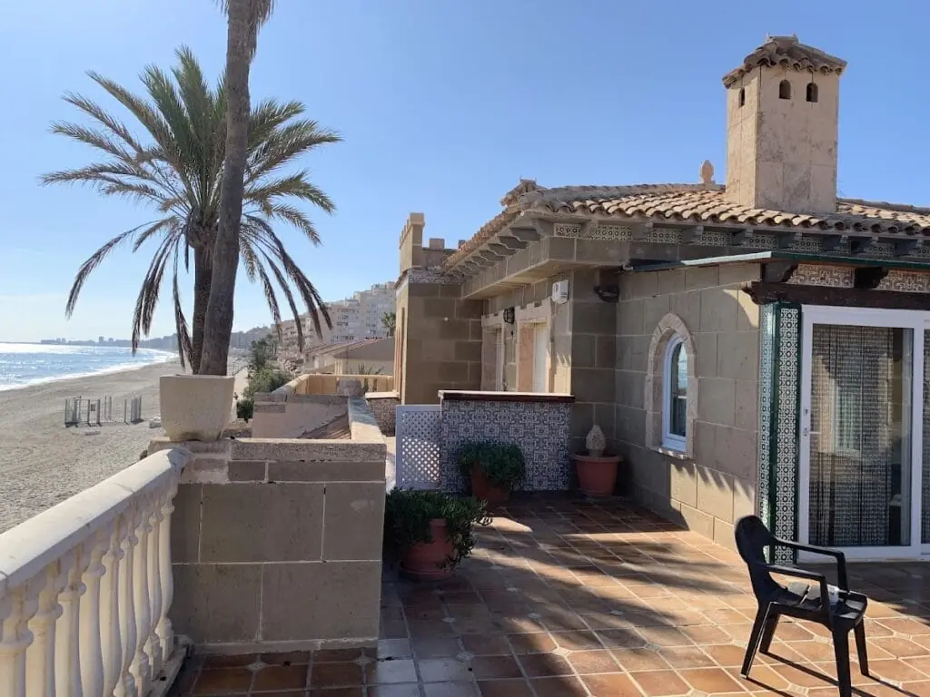 Terraza con vistas al mar Mediterráneo en El Castillo de La Manga