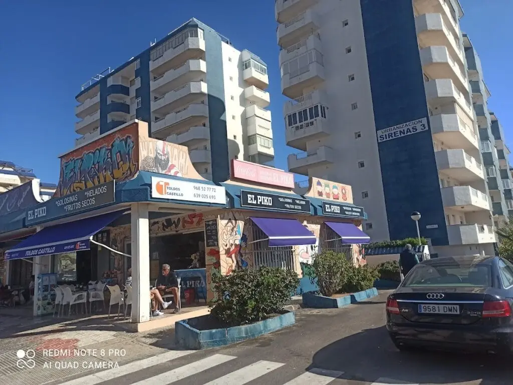 Fachada de El Piko en Urbanización Las Sirenas