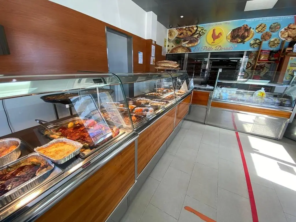 Interior de El Pollo Dorado La Manga-Montecarlo