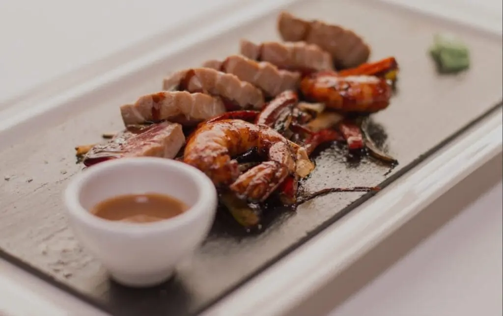 Carne servida en Escuela de Pieter, La Manga