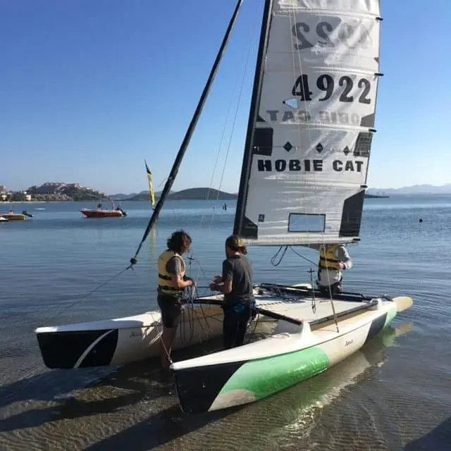 Instalaciones a pie de playa de la Escuela de Vela Sandrina
