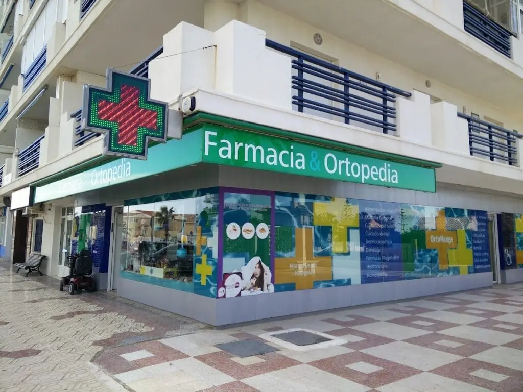 Fachada de Farmacia-Ortopedia Manga Beach, Bloque I del Residencial Beach