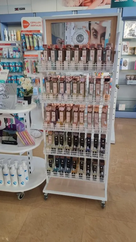 Mostrador de Farmacia Paloma Gómez López-Tello en La Manga