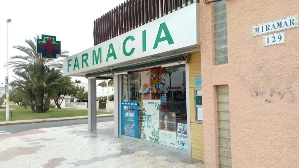 Fachada de Farmacia Reinoso Gordo M. del Carmen, Torre Miramar