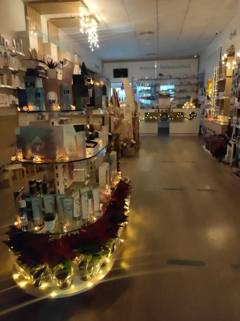 Interior de Farmacia Veneziola en La Manga