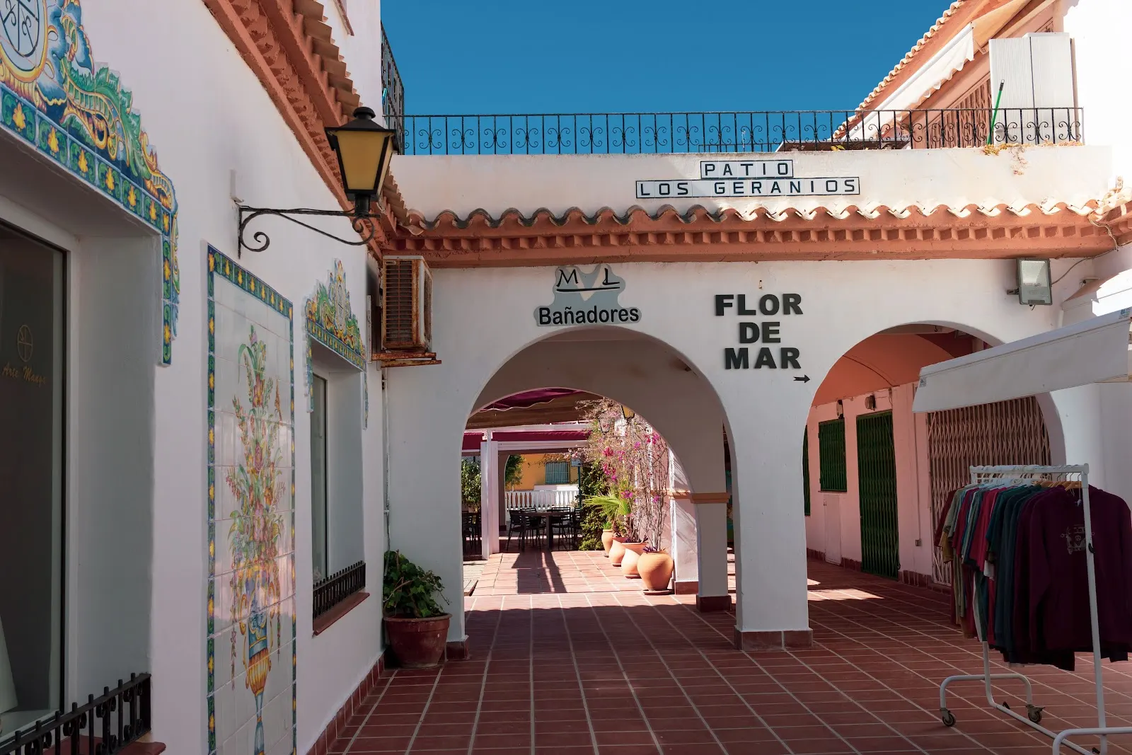 Mostrador de Ferretería ZOKO en el Zoco Alcazaba
