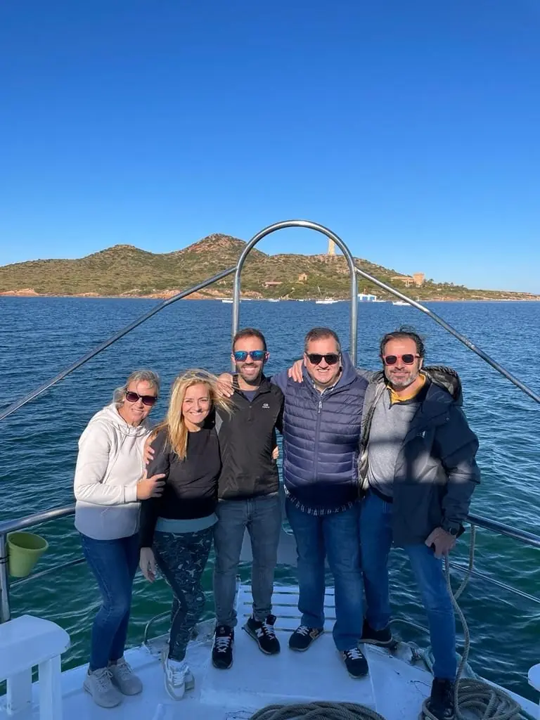Pasajeros disfrutando de la travesía en Flippaboat