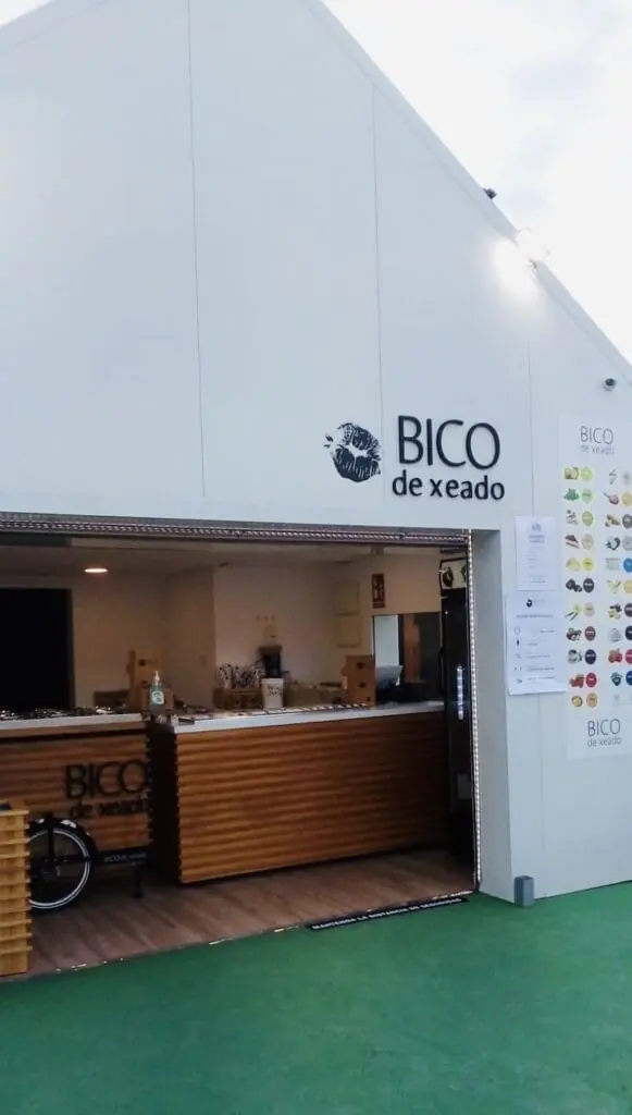 Fachada de la Heladería Bico de Xeado, camino del faro de Cabo de Palos