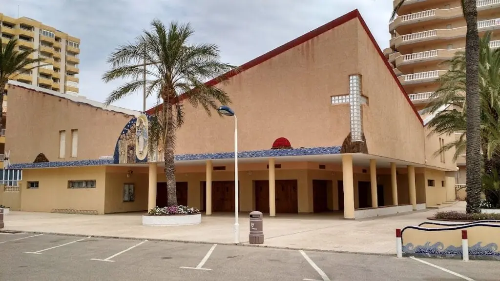 Fachada de la Iglesia de Santa María Reina de los Apóstoles, La Manga