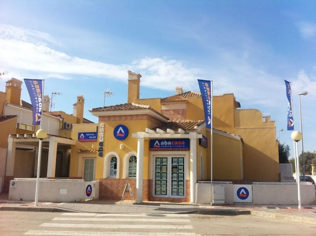 Oficina de Inmobiliaria Abacasa en Calle Arándano, Cabo de Palos