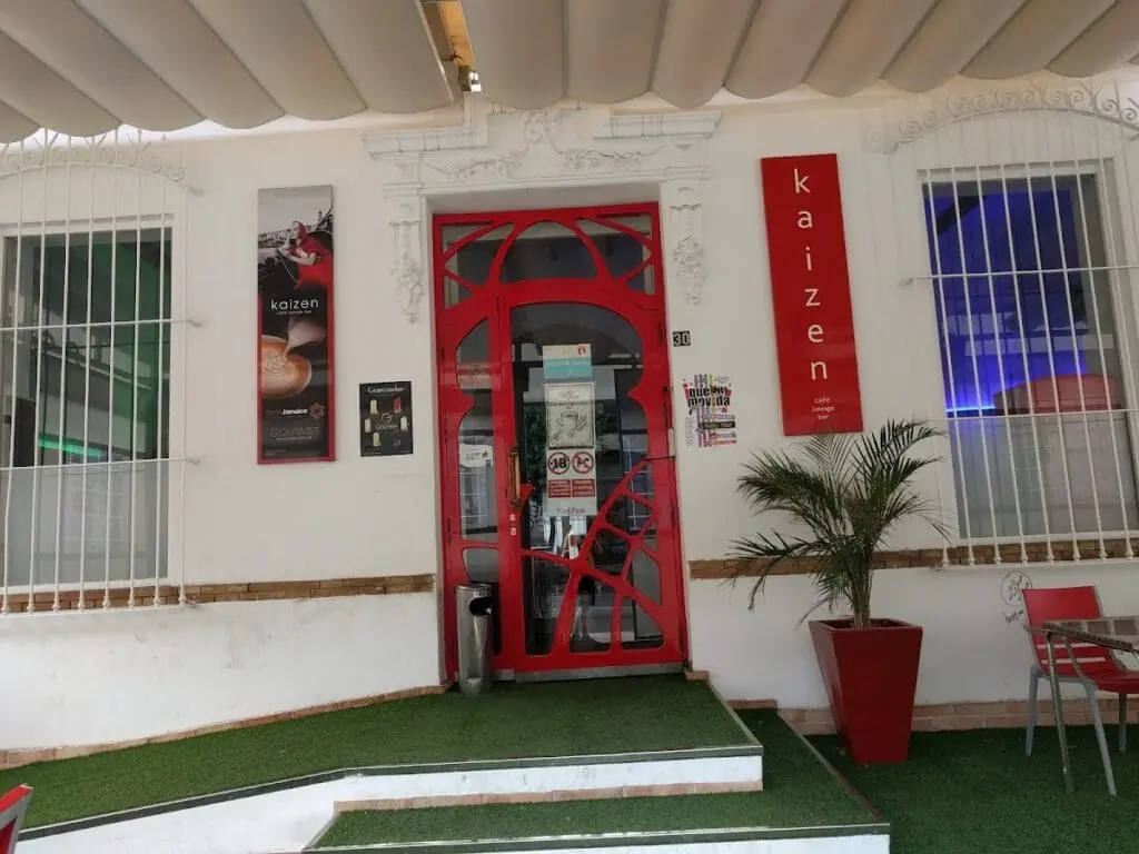 Fachada de Kaizen Beach en La Manga
