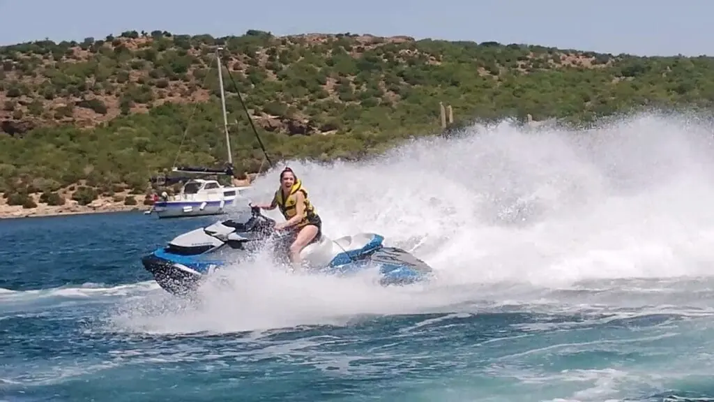 Moto de agua de KalimaJet navegando a gran velocidad en el Mar Menor