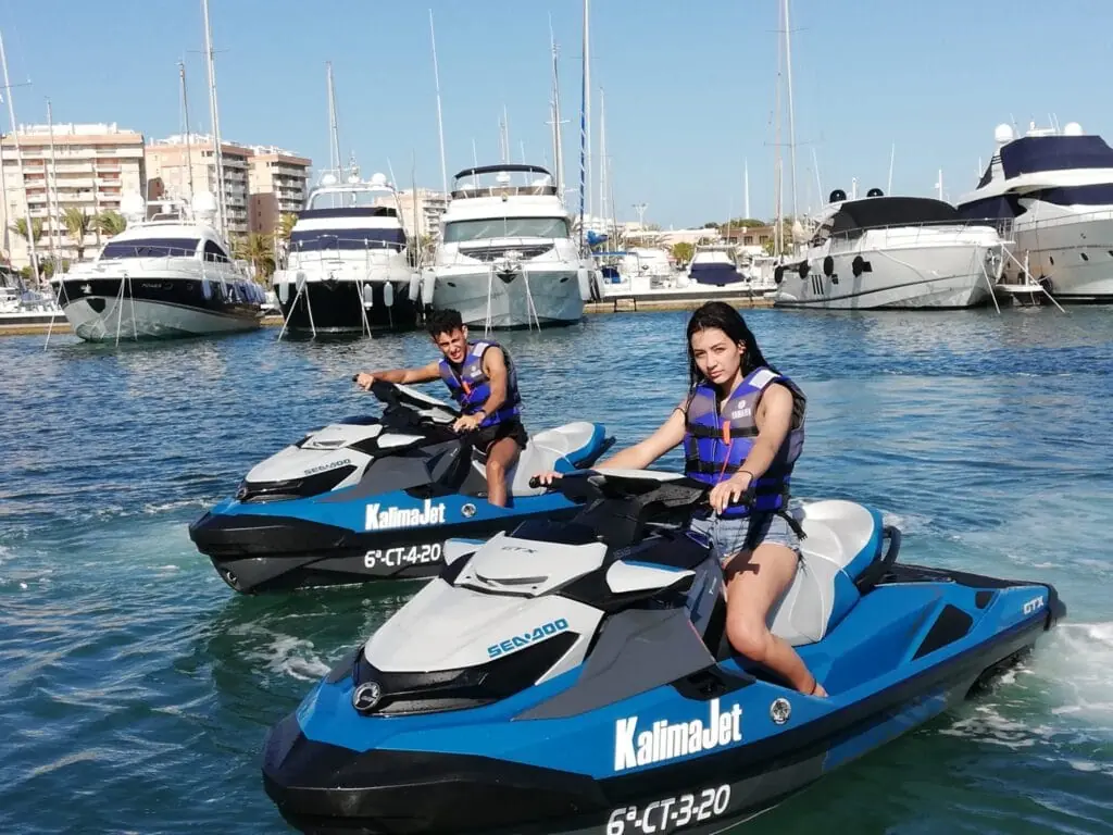 Motos de agua de KalimaJet en el Puerto Deportivo de Cabo de Palos