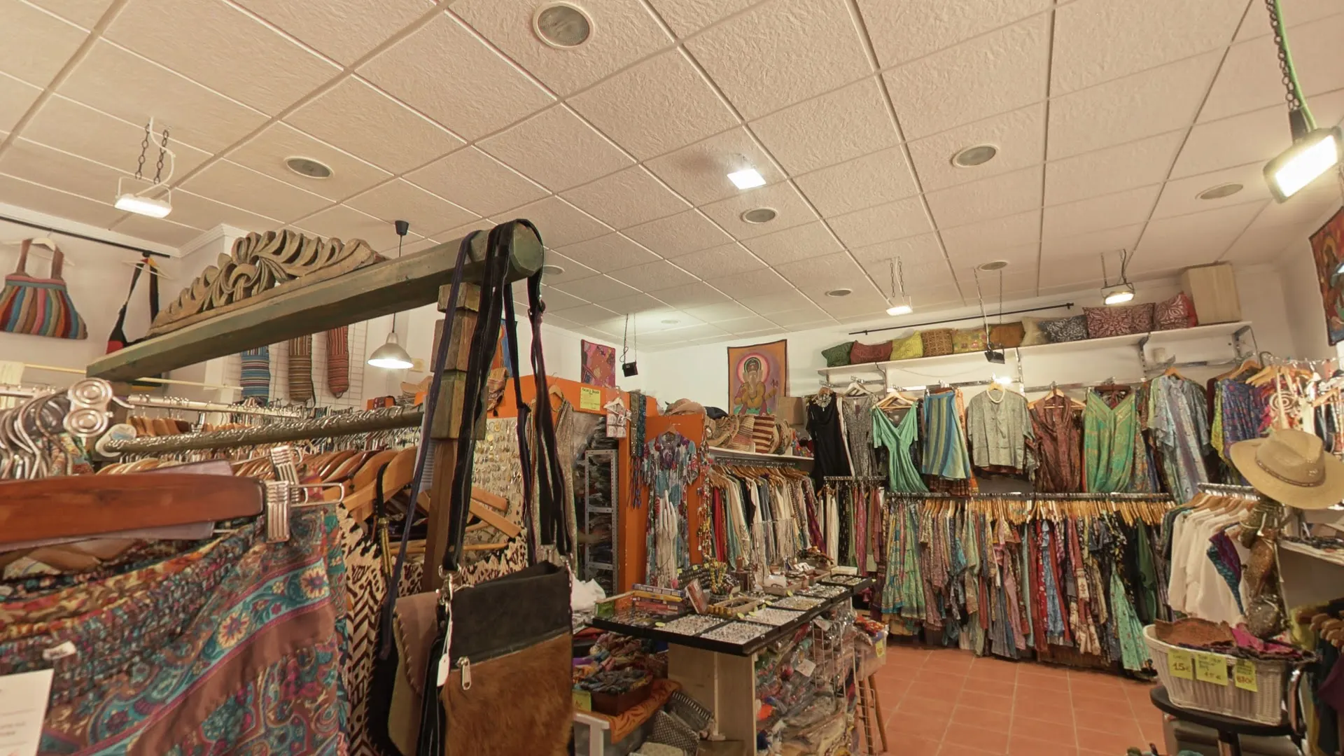 Escaparate de Karnataka, Paseo de la Barra