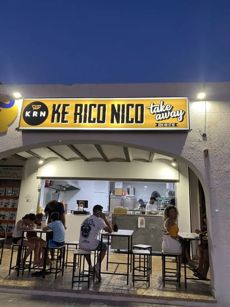 Ke Rico Nico en La Manga del Mar Menor: fachada del local