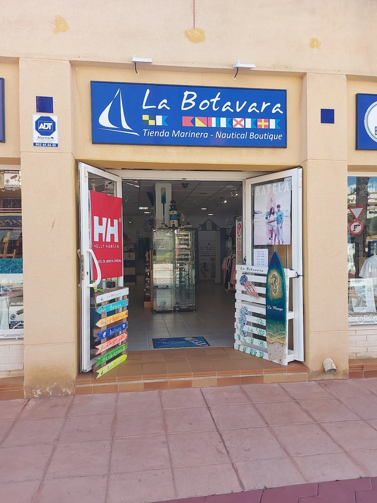 Interior de La Botavara Tienda Marinera