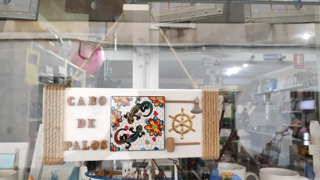 Fachada de LA ISA en Calle Marín, Cabo de Palos