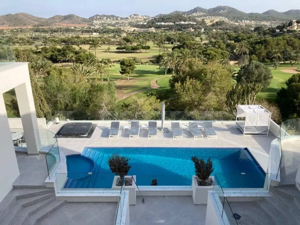 Reforma de villa ejecutada por La Manga Builders en La Manga Club