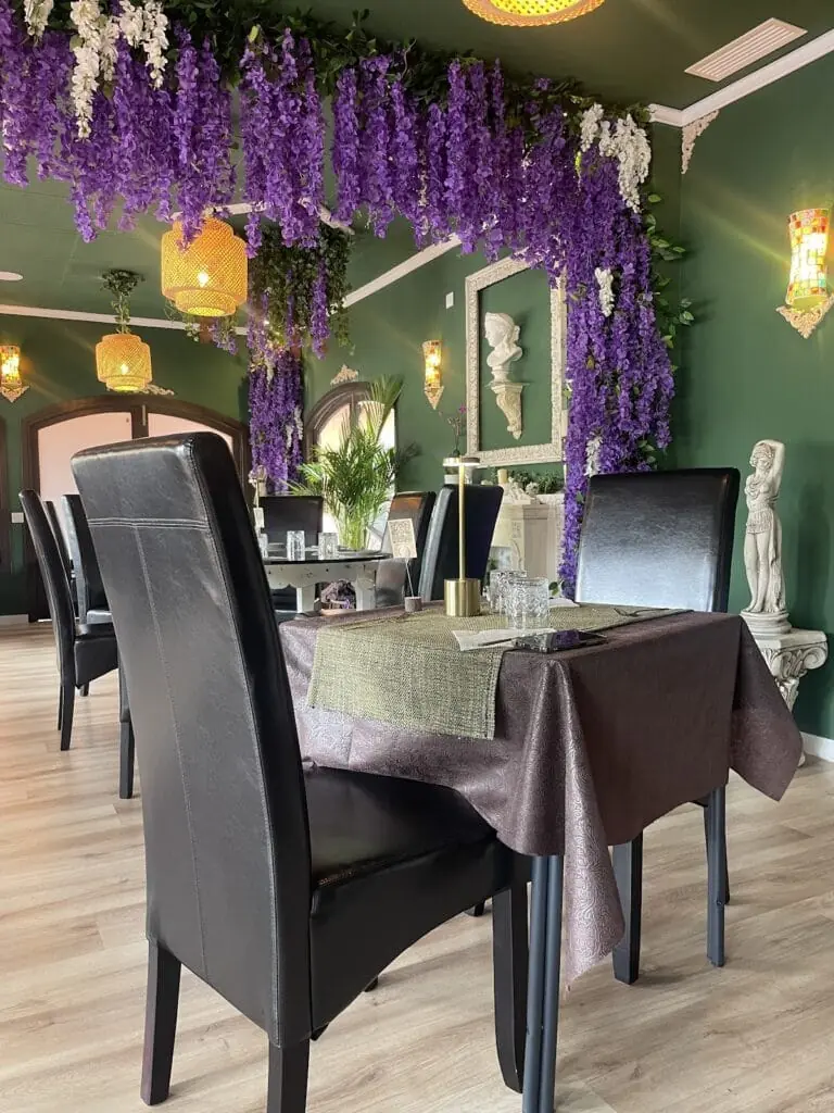 Fachada de LA ZORRA GOURMET, Galerías El Flamenco, La Manga