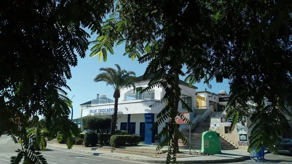 Inside Lemon, evening atmosphere in Cabo de Palos