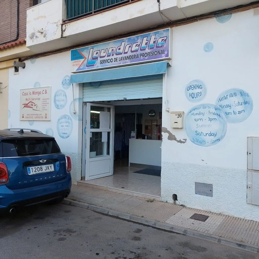 Interior de Los Belones Laundrette