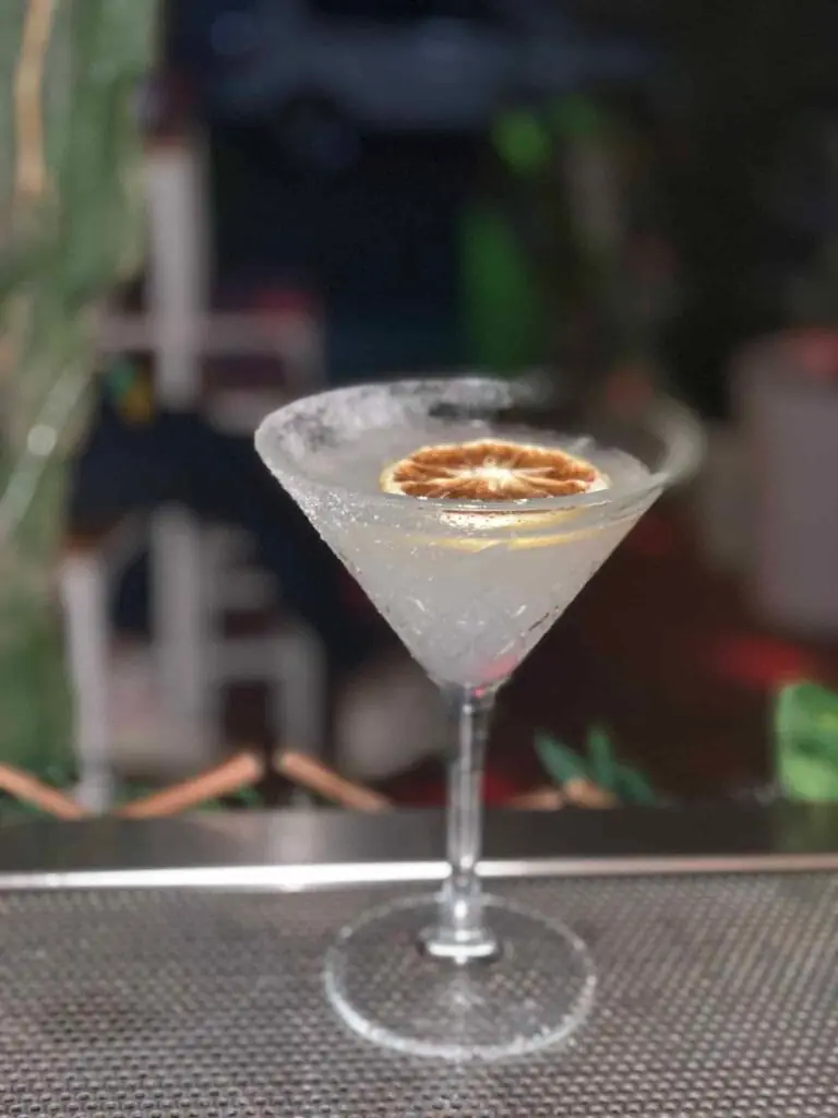 Cóctel servido en Mandacarú Cocktails & Coffee, Puerto Tomás Maestre