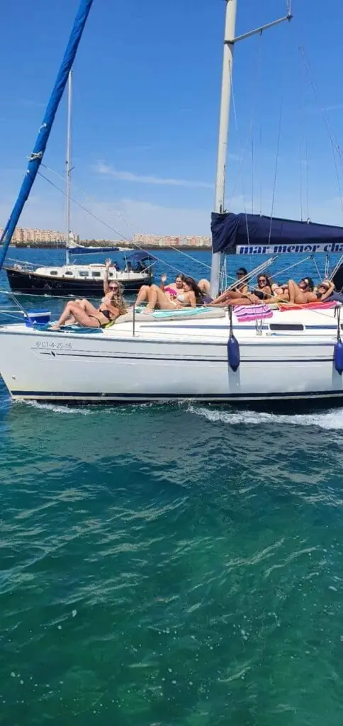 Cubierta del velero de MAR MENOR CHARTER