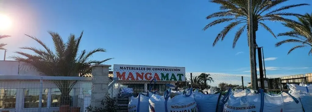 Interior del almacén Mangamat, Gran Vía de La Manga
