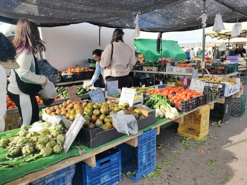 Mercadillo ambulante en Calle Brezo, Cabo de Palos