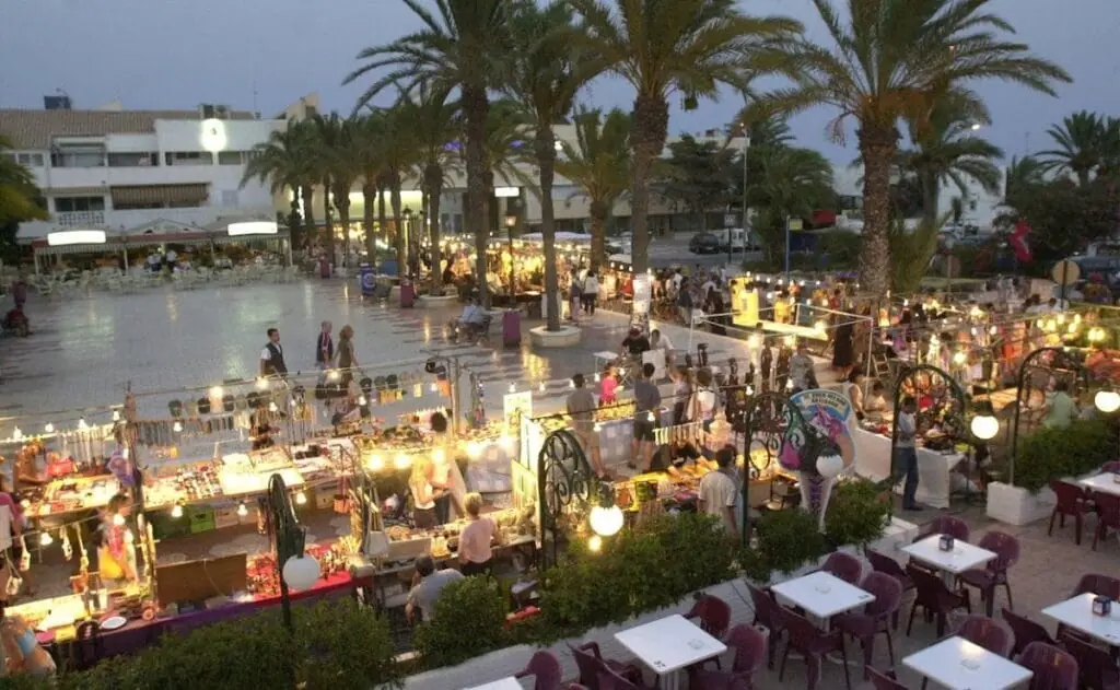 Mercadillo Nocturno de La Manga – mercadillo nocturno de artesanía y bisutería en La Manga, imagen 1