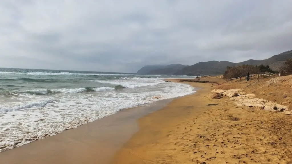 Sendero hacia el Mirador de Playa Larga en Calblanque