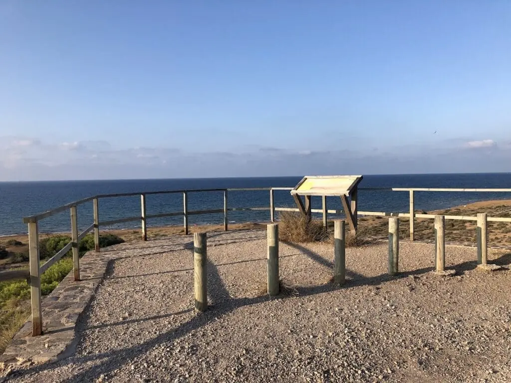 Acantilados junto al Mirador de Playa Larga, Calblanque