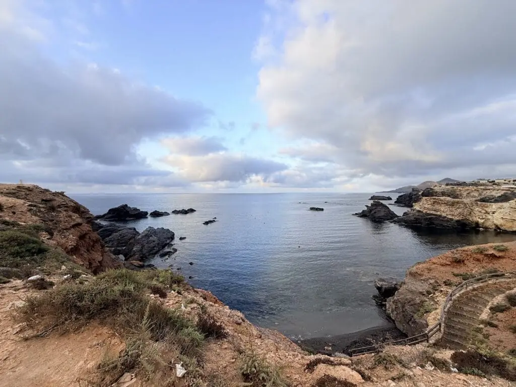 Formación rocosa del Arco del Rey vista desde el mirador de Cabo de Palos