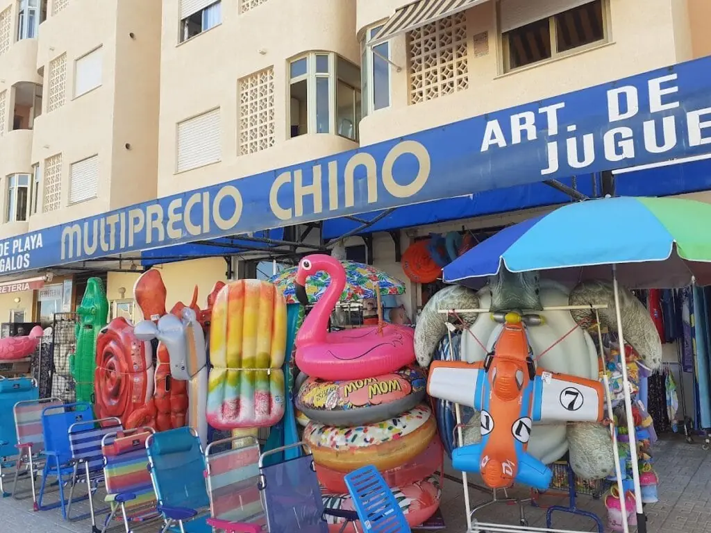 Fachada de Multiprecio Chino en la Gran Vía de La Manga