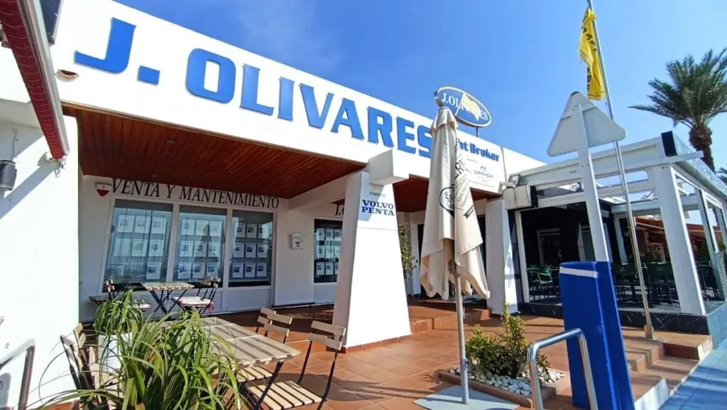 Local de Náutica J.Olivares en el Puerto Tomás Maestre