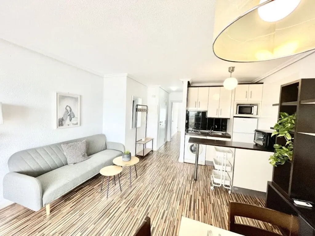 Escaparate de Novahomes Management con inmuebles en venta