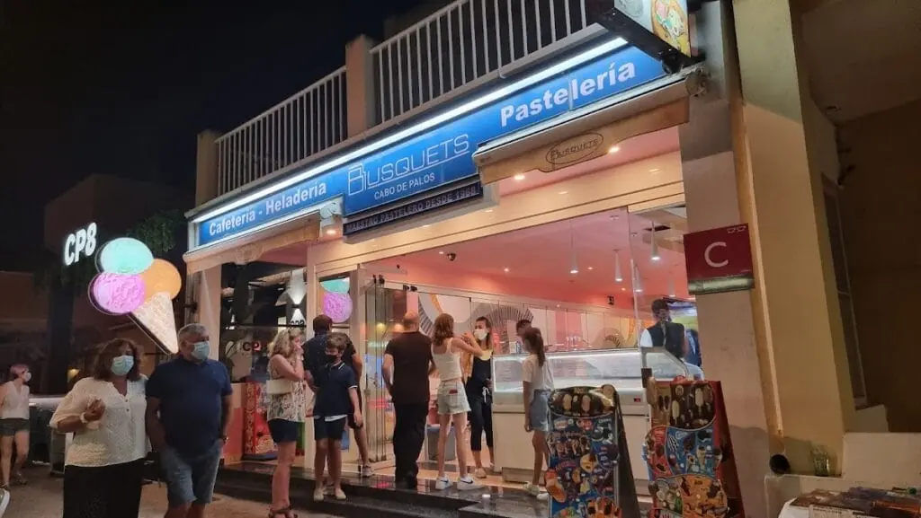 Fachada de Panadería Busquets en Calle Marín, Cabo de Palos