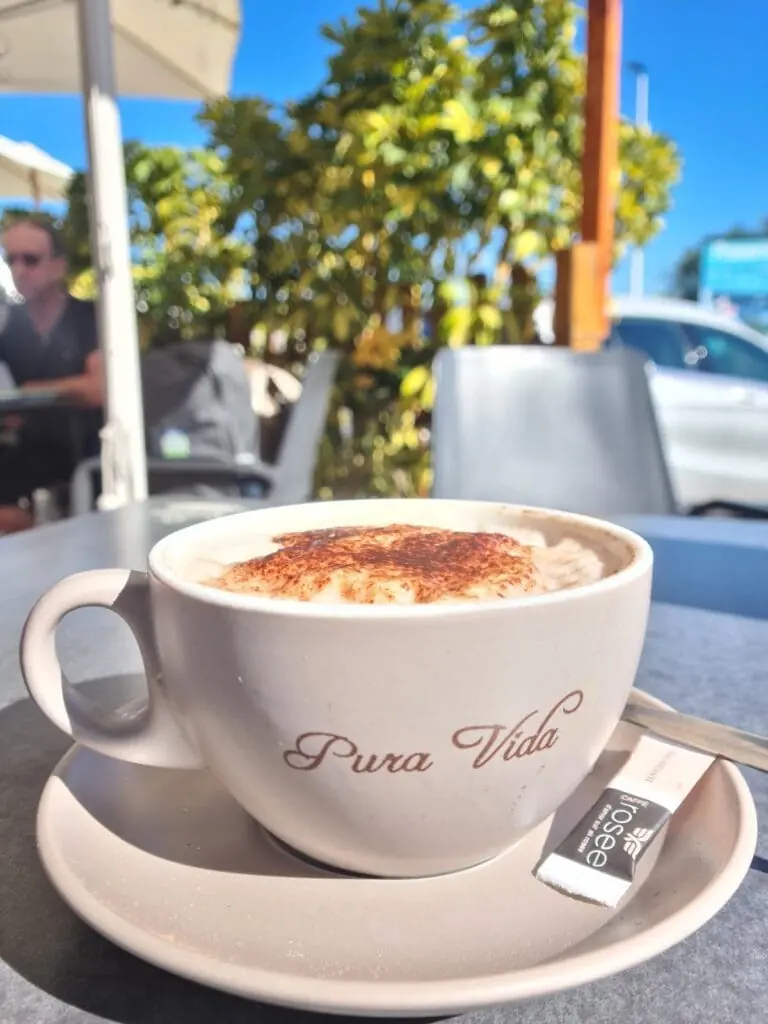 Terraza de Panadería Cafetería Pura Vida en La Manga
