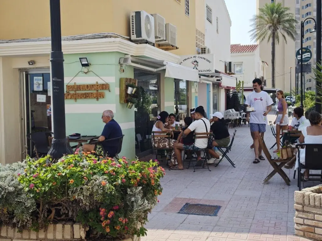 Pan y bollería en El Pirata de Calnegre