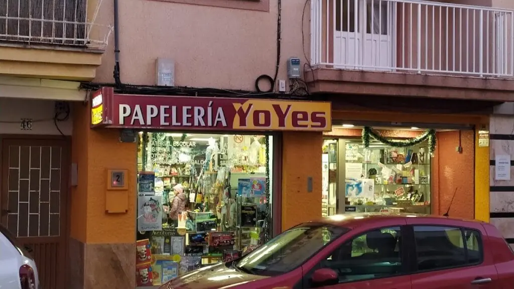 Papelería Librería Yoyes – papelería y librería en Los Belones, imagen 1