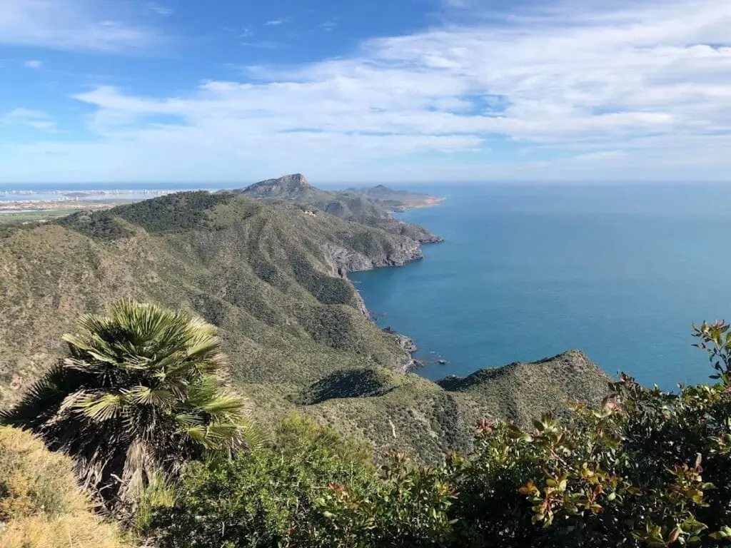 Sendero señalizado en el Parque Regional de Calblanque