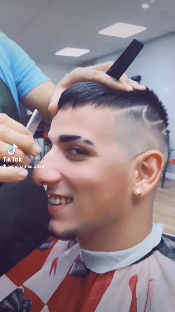 Detalle de Peluquería Barbería Paris 4 en La Manga