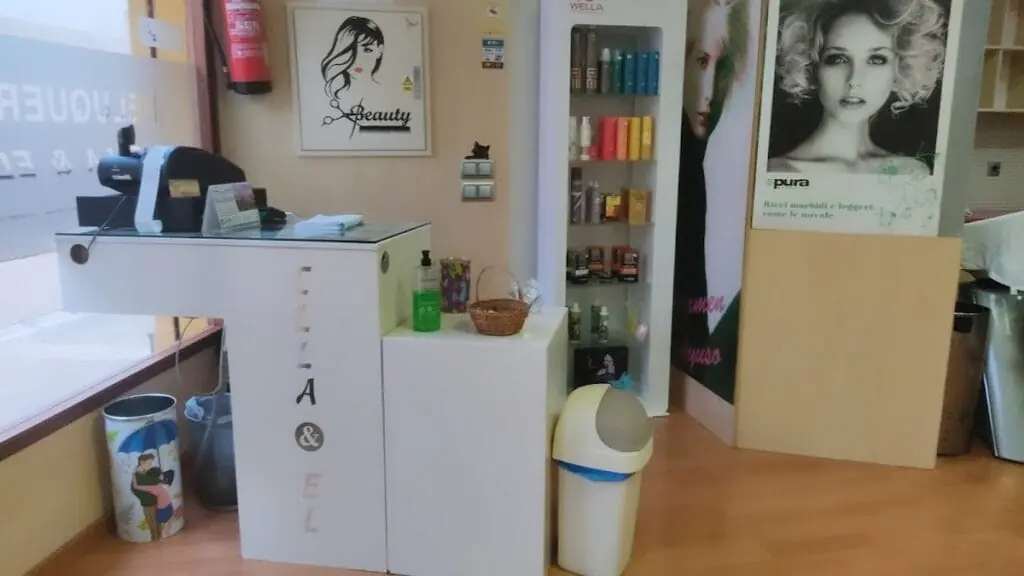 Interior de Peluquería Ella & El en Los Belones