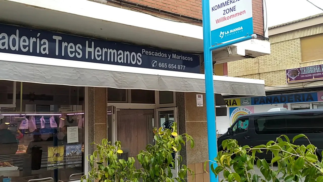 Interior de la pescadería Tres Hermanos, Los Belones