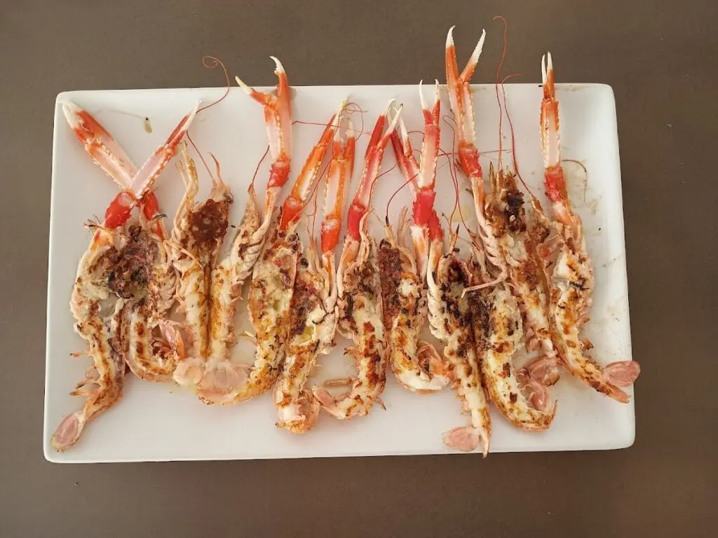 Plato de cocina tradicional en Pezio, Cabo de Palos