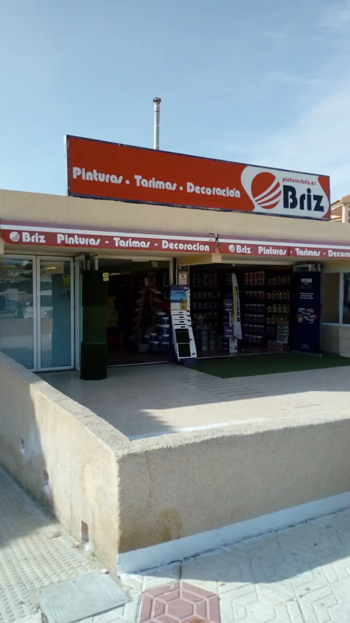 Entrada de Pinturas Briz en Nuevo Puerto Bello, La Manga