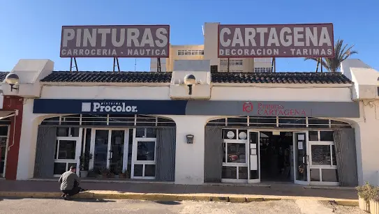 Fachada de la tienda Pinturas Cartagena en la Gran Vía de La Manga