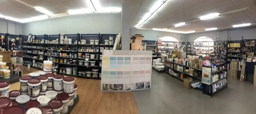 Interior de la tienda Pinturas Cartagena