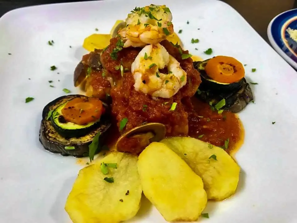 Plato de cocina italiana servido en Di Mare, La Manga